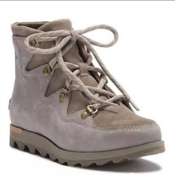 Sorel Women's Sneakchic Alpine Kettle Boot Sz 7 Gray Tan - Picture 1 of 9